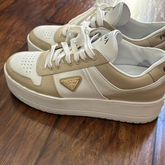 Prada Downtown Bold Leather Sneakers 38.5 - Picture 3 of 6